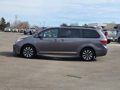 2019 Toyota Sienna XLE Premium