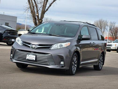 2019 Toyota Sienna XLE Premium