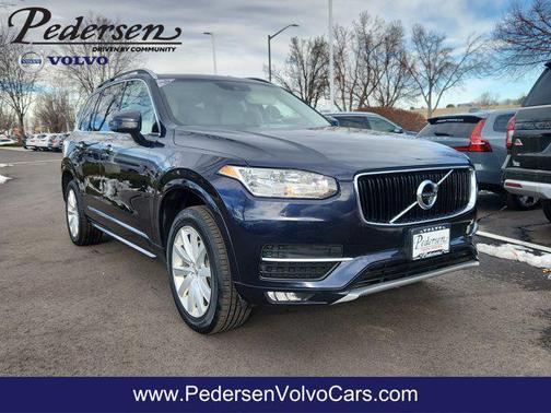 2016 Volvo XC90 T6 Momentum