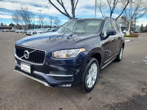2016 Volvo XC90 T6 Momentum