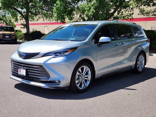 2022 Toyota Sienna Platinum 7 Passenger