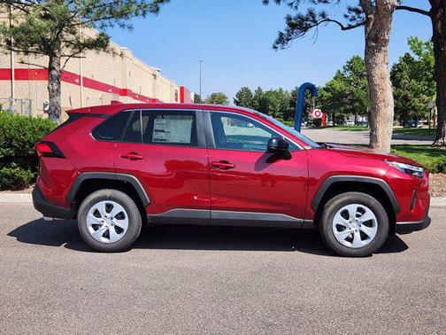 2025 Toyota RAV4 LE