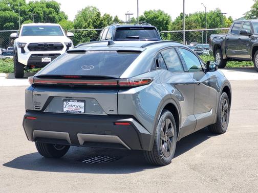 Overcast 2026 Toyota C-HR SE