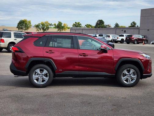 2025 Toyota RAV4 Hybrid XLE
