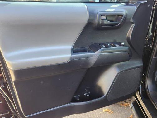2017 Toyota Tacoma SR
