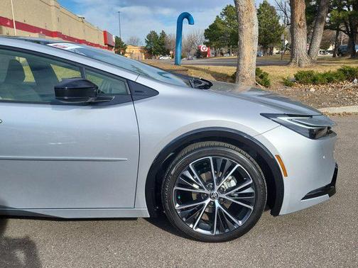 2025 Toyota Prius XLE