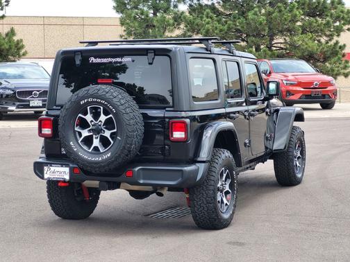 Black Clearcoat 2022 Jeep Wrangler Unlimited Rubicon