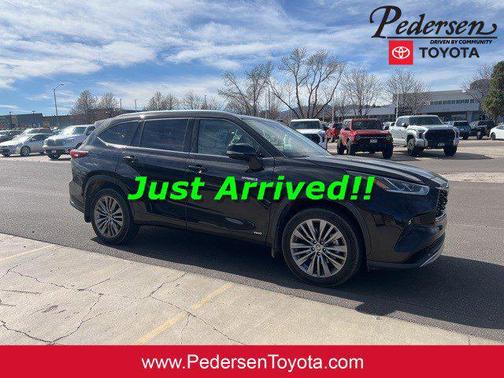 2021 Toyota Highlander Hybrid Platinum
