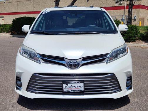 2019 Toyota Sienna Limited Premium