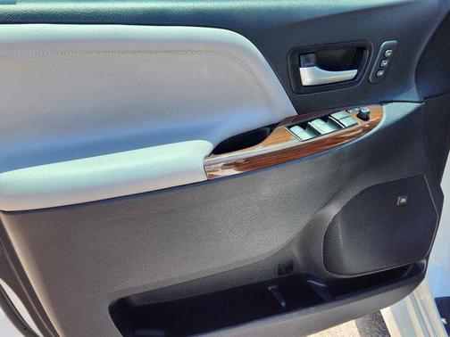 2019 Toyota Sienna Limited Premium