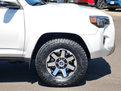 Super White 2018 Toyota 4Runner TRD Off Road Premium