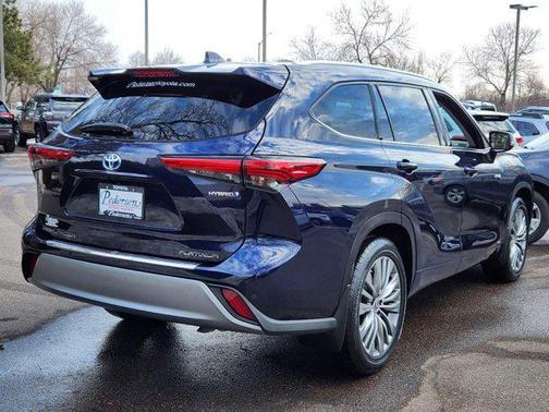 2021 Toyota Highlander Hybrid Platinum