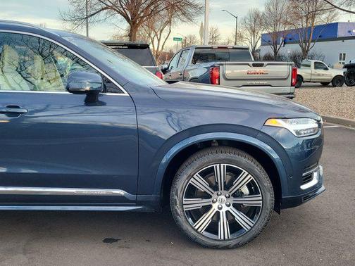 2024 Volvo XC90 Recharge Plug-In Hybrid T8 Ultimate Bright Theme 7-Seater