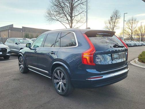 2024 Volvo XC90 Recharge Plug-In Hybrid T8 Ultimate Bright Theme 7-Seater