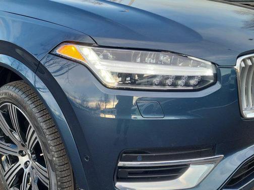 2024 Volvo XC90 Recharge Plug-In Hybrid T8 Ultimate Bright Theme 7-Seater