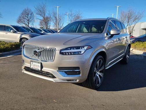 2024 Volvo XC90 B6 Plus Bright Theme 6-Seater
