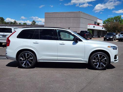 2023 Volvo XC90 Recharge Plug-In Hybrid T8 Plus Dark Theme 7-Seater