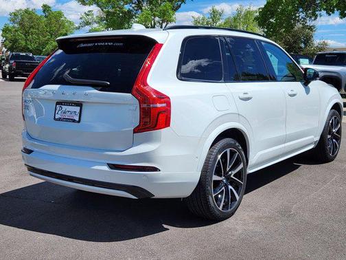 2023 Volvo XC90 Recharge Plug-In Hybrid T8 Plus Dark Theme 7-Seater