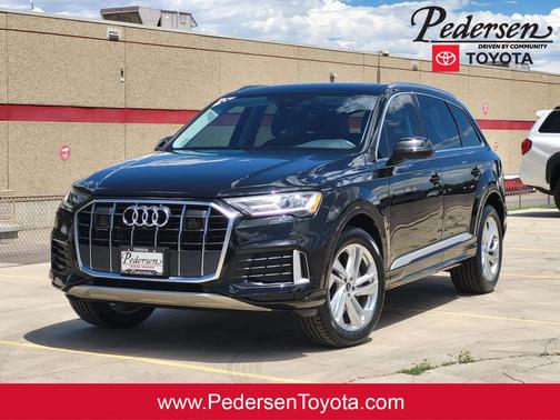 Mythos Black Metallic 2023 Audi Q7 45 Premium Plus