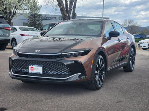 Bronze Age/Black 2023 Toyota Crown Platinum