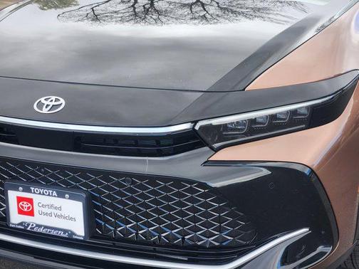 Bronze Age/Black 2023 Toyota Crown Platinum