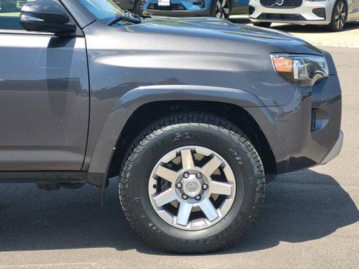 Magnetic Gray Metallic 2016 Toyota 4Runner Trail Premium