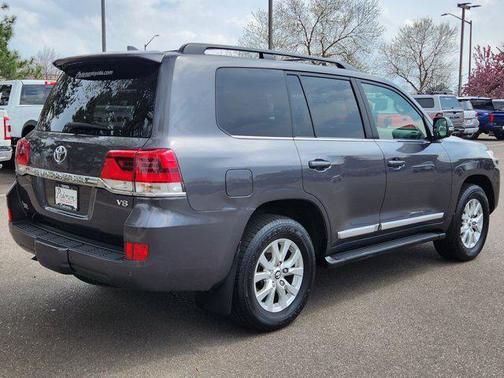 2017 Toyota Land Cruiser Base