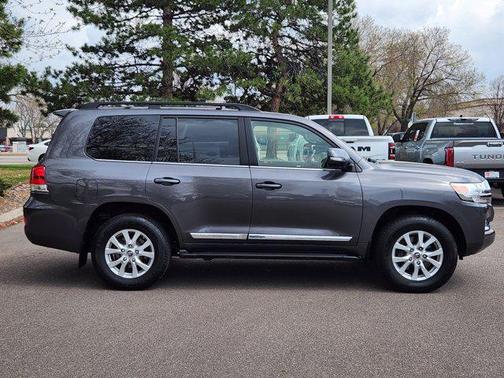 2017 Toyota Land Cruiser Base
