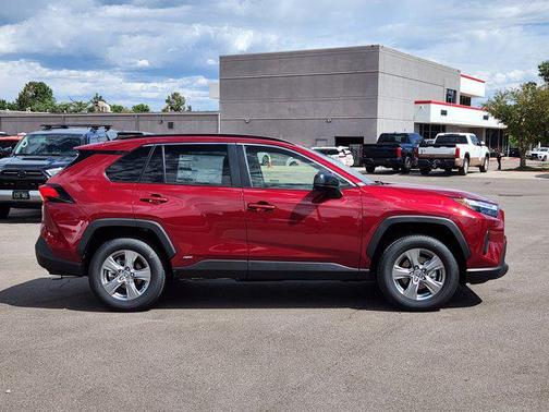 2025 Toyota RAV4 Hybrid LE