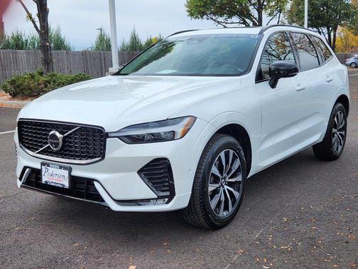 2025 Volvo XC60 B5 Plus