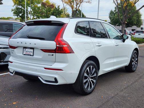 2025 Volvo XC60 B5 Plus