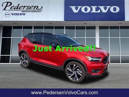 Fusion Red Metallic 2020 Volvo XC40 T5 R-Design