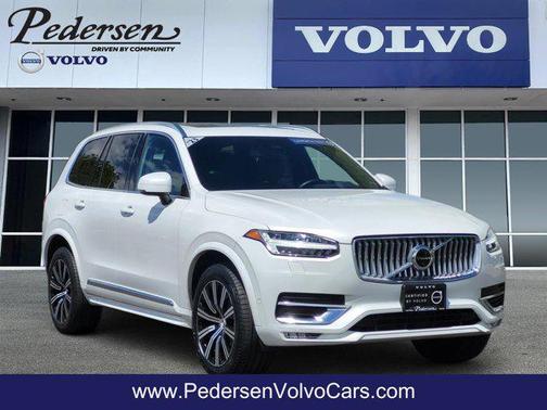Crystal White Metallic 2023 Volvo XC90 B6 Plus 7-Seater
