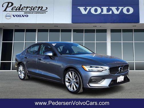 2019 Volvo S60 T6 Momentum