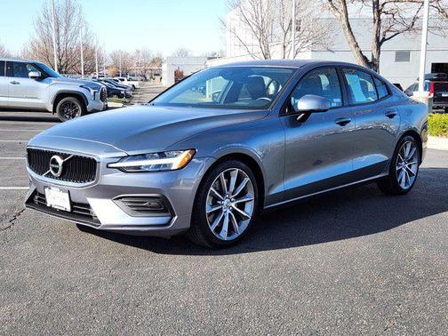 2019 Volvo S60 T6 Momentum