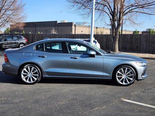 2019 Volvo S60 T6 Momentum