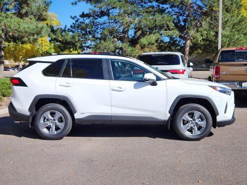 2025 Toyota RAV4 Hybrid XLE