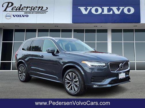 2021 Volvo XC90 T6 Momentum