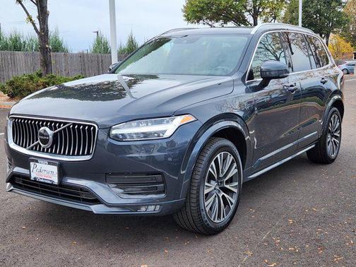 2021 Volvo XC90 T6 Momentum
