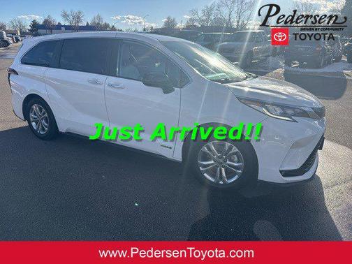 2021 Toyota Sienna XSE 7 Passenger
