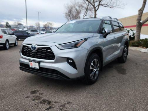 2023 Toyota Highlander Hybrid XLE