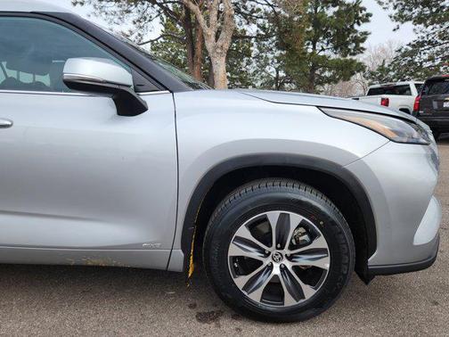2023 Toyota Highlander Hybrid XLE
