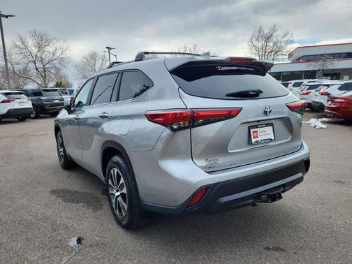 2023 Toyota Highlander Hybrid XLE
