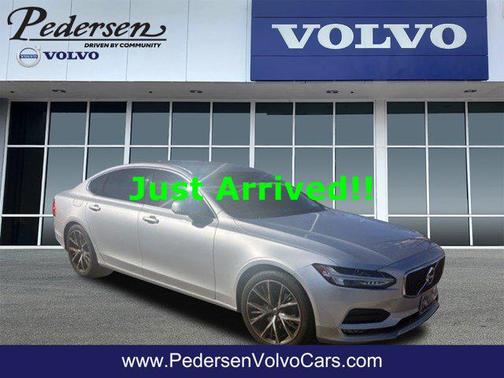 2018 Volvo S90 T5 Momentum