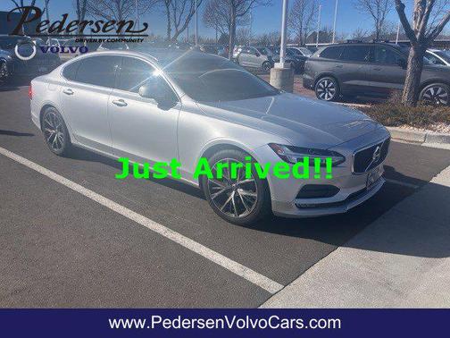 2018 Volvo S90 T5 Momentum