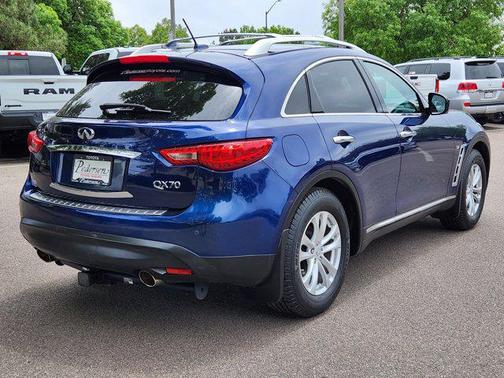 2016 INFINITI QX70 Base