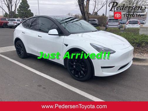 Pearl White Multi-Coat 2023 Tesla Model Y Long Range Dual Motor All-Wheel Drive