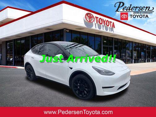 Pearl White Multi-Coat 2023 Tesla Model Y Long Range Dual Motor All-Wheel Drive