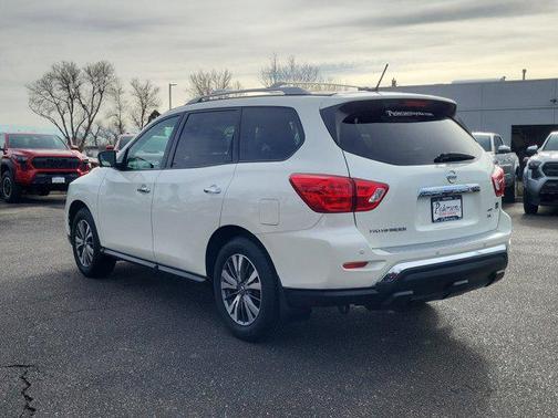 2018 Nissan Pathfinder SL