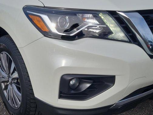 2018 Nissan Pathfinder SL